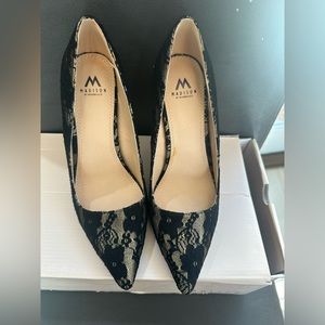 Black and Gold Lace Pumps/Size 7
